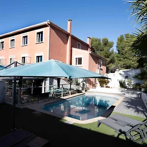 hotel-restaurant-la-tuiliere.fr-provencehotel.com/