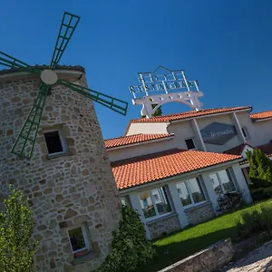 le-moulin-des-gardelles.hotels-rhonealpes.com/